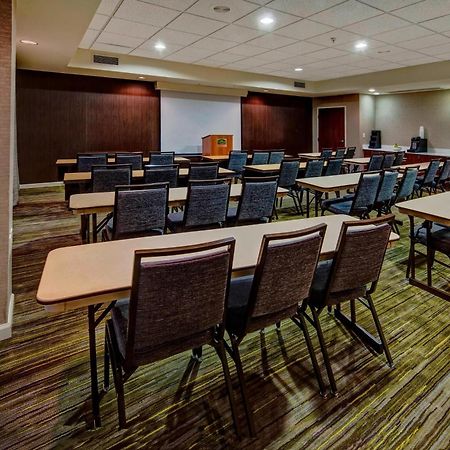 Courtyard By Marriott Alexandria Hotel Bagian luar foto