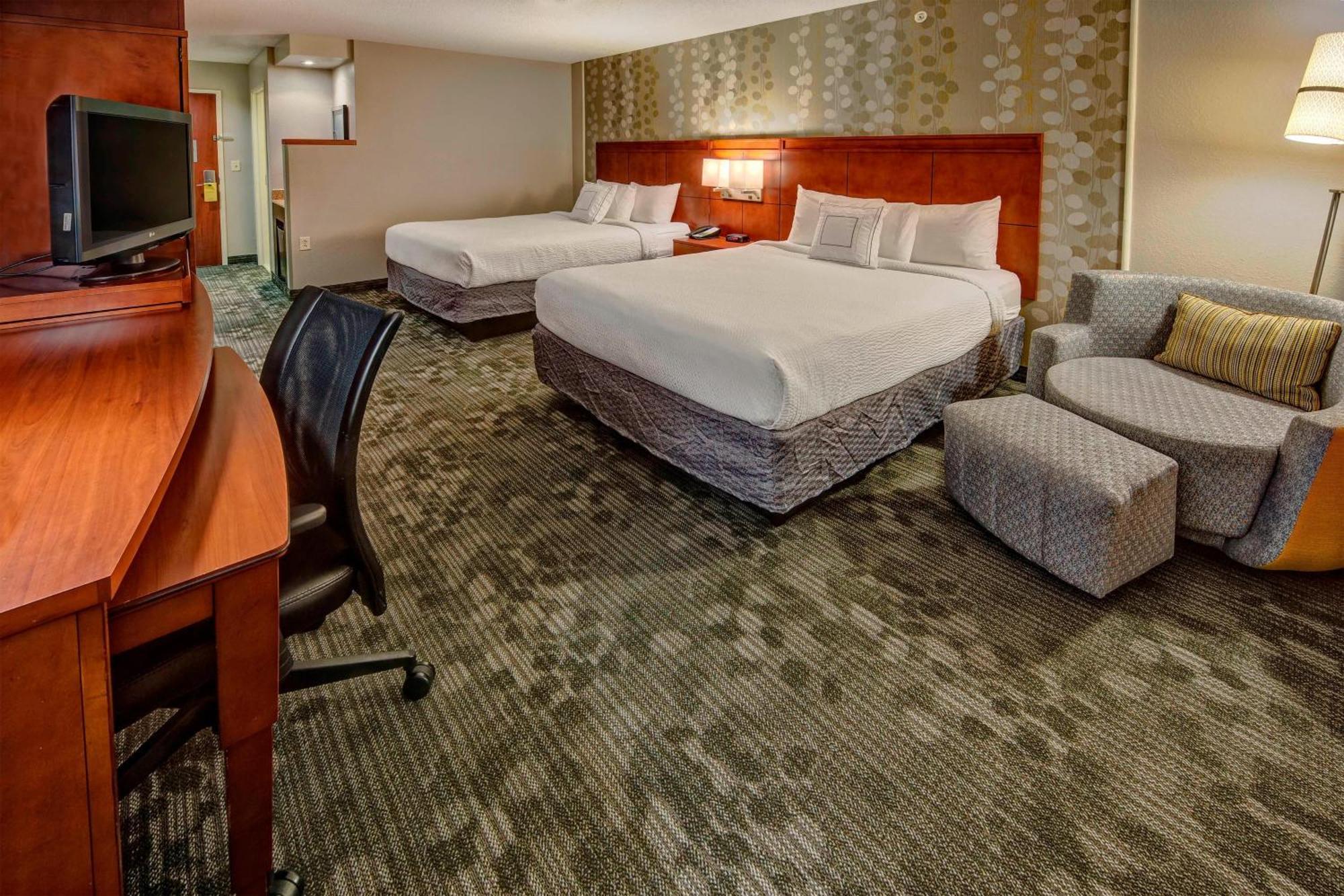 Courtyard By Marriott Alexandria Hotel Bagian luar foto