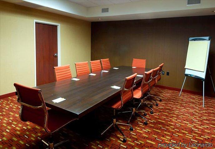 Courtyard By Marriott Alexandria Hotel Fasilitas foto