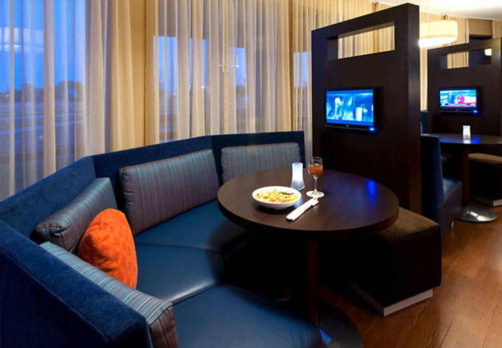 Courtyard By Marriott Alexandria Hotel Ruang foto
